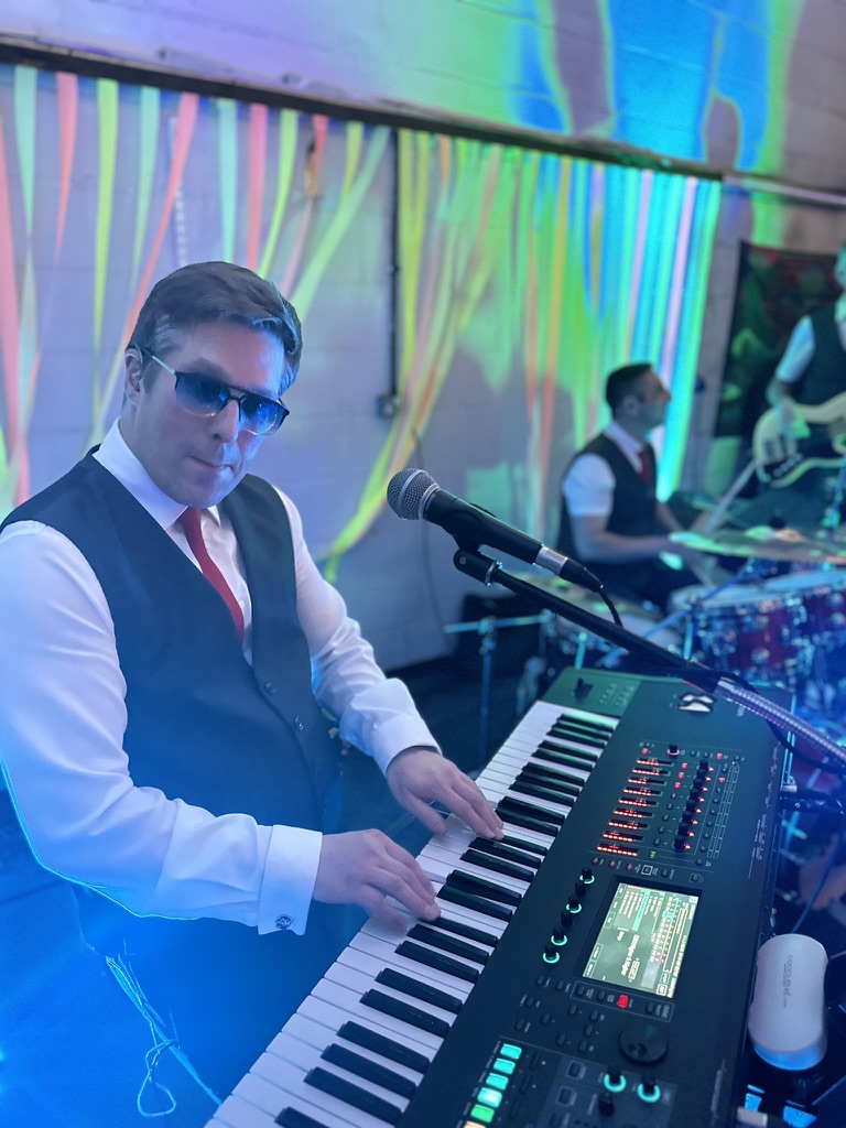 man having the back of his head shaved